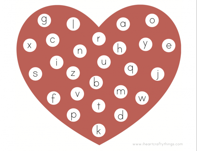 Jogo de tabuleiro com coração para parear letras e números!